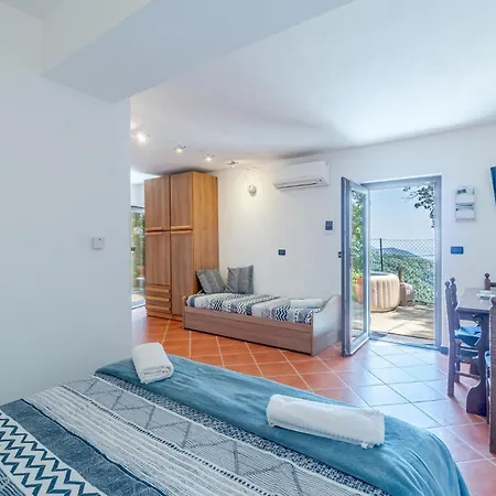 Nice In With Wifi Apartment Uscio